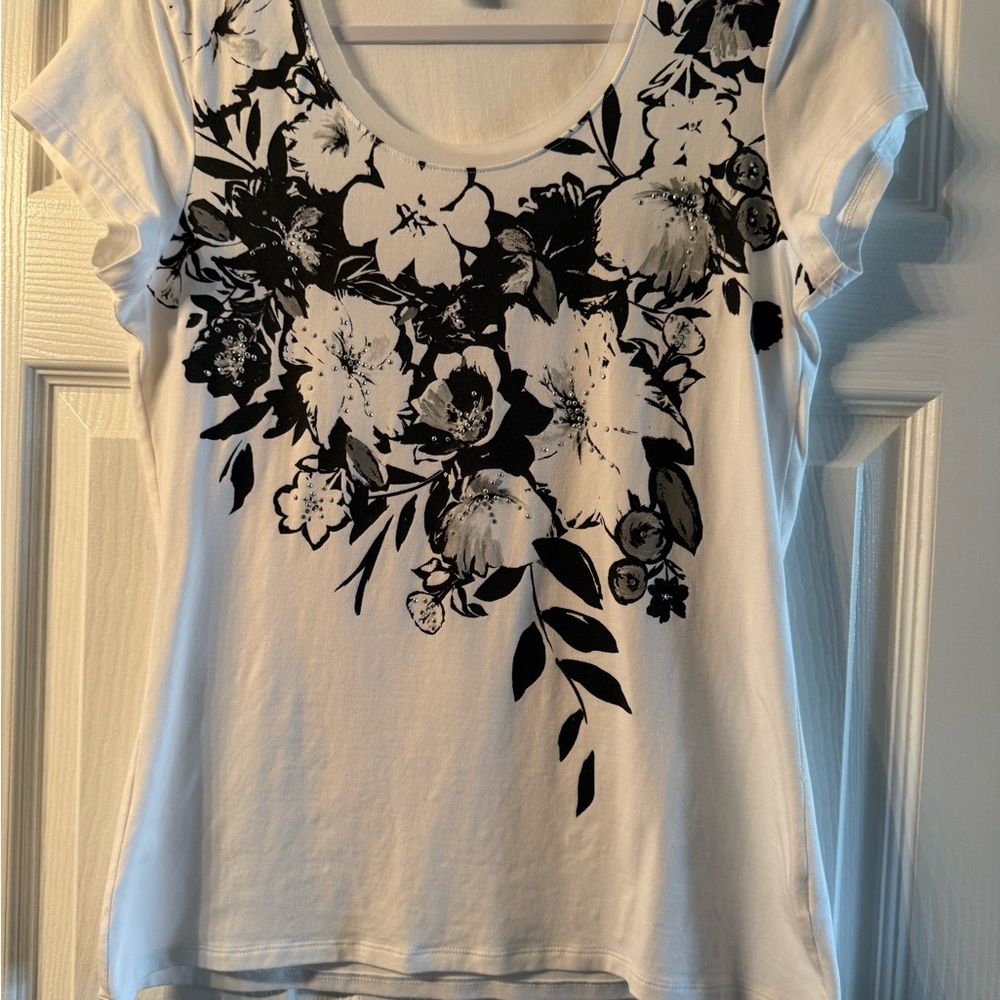 White House Black Market White Short Sleeve Tee with Black Floral Print